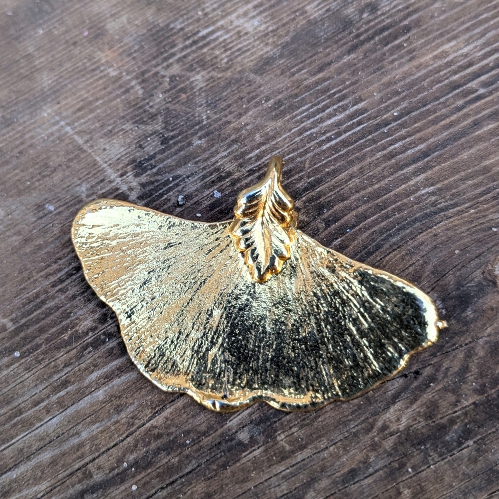 Gold Dipped Ginkgo Leaf Pendant - Picture 4 of 7